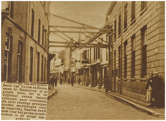 69339 Het stutten van panden in de Vrijstraat, gezien richting Keizersgracht, 1929