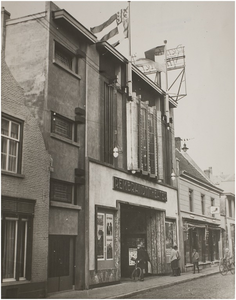 69370 Bioscoop Rembrandt Theater, Vrijstraat 44-48, ca. 1935