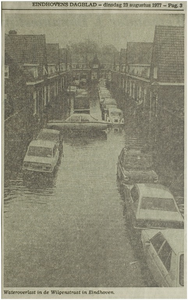 69549 Overstroming van de Wilgenstraat, veroorzaakt door het noodweer van 23-08-1977, 23-08-1977