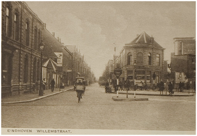69666 Kruising Willemstraat-Keizersgracht-Emmasingel, ca. 1930