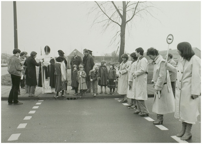 112233 De vrouwern van de moeder ( verkeers ) brigade bij de Kotenaerstraat, de dames Geven, van Deursen, Maas Cuypers ...