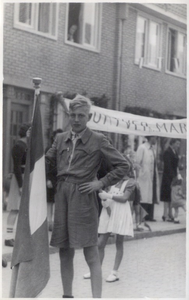 125124 Een serie foto's die een overzicht geeft van de bevijdingsfeesten in de Margrietstraat in Eindhoven, 1944 - 1960