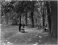 128164 Wandelen in de Warande, 26-05-1936