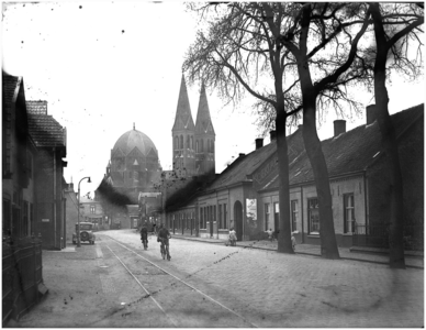 128255 De Geldropseweg, richting de Heilige Brigidakerk, 24-04-1936