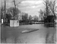 128310 Overstroming van de Dommel in de omgeving van de 'Genneper watermolen', 10-02-1937