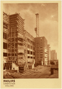 128658 Serie van 10 foto's betreffende Philips fabrieken: bouw apparatenfabriek (Strijp S), 1925 - 1935