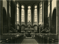128672 Interieur St. Antoniuskerk : altaar, 1930 - 1960