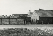 130217 Brandstoffenhandel J. Schellekens, Runstraat 2, daarachter een deel zichtbaar van de Paladijn, 1964 - 1965