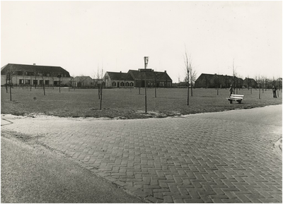 130337 Westerveldseweg, gezien vanaf de Heerseweg, achtergrond huizen aan Heers, 1988