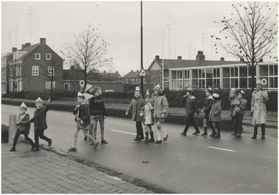130469 Serie van 16 foto's ter gelegenheid geboorte 25.000 ste inwoner van Veldhoven. Burgemeester van Hoofflaan, ...