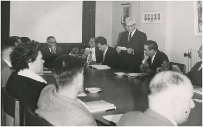 130926 Vergadering over het Provinciaal Opbouworgaan: Gemeente-secretaris van de Laar aan het woord, 1957 - 1967