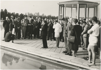 131229 Serie van 8 foto's, groots zwemfestijn ter gelegenheid officiele opening recreatiecentrum zwembad 't Witven, ...