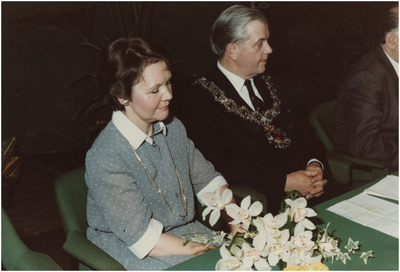 131849 Burgemeester Stadhouders met zijn vrouw Greetje, 05-1983