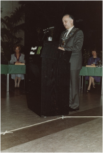 131859 Toespraak loco-burgemeester Jacobs. 2. Wethouder, loco-burgemeester J. Jacobs; 1. Mevrouw C. Weesie-Ruigrok;, 05-1983