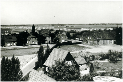 133416 Panorama gebied rond de Van Vroonhovenlaan, richting nieuwbouwwijk d'Ekker genomen vanaf villa van Nuenen, 1954 - 1955