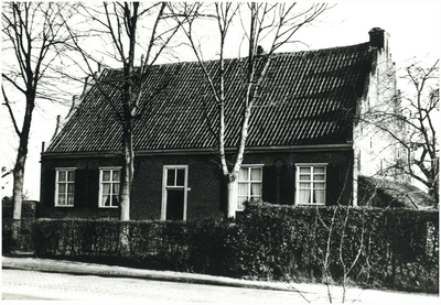 133459 Gemeentelijk monument: Trapjeshuis (Trèpkeshuis), Kapelstraat 76-78, 1940 - 1956