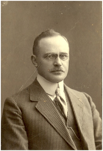 145189 Adolph Elias, linnenfabrikant te Strijp, ca. 1925