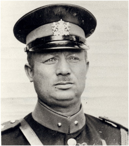 145838 Adrianus Bastianus Veraart: veldwachter in uniform, ca. 1945