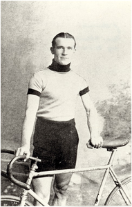 145875 Gerardus ( Gradje ) Vlemmix: wielrenner in sportkleding, ca. 1930