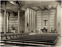 146233 Het interieur van St. Martinuskerk, 1960