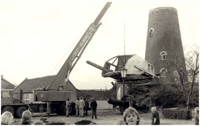 146302 Het restauratie van het begkorenmolen De Deen , Rijt, 1967