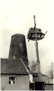 146306 Het restauratie van het begkorenmolen De Deen , Rijt, 1967