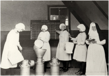 146364 Het interieur van het zuivelfabriek st. Isidorus , Heyerstraat, ca. 1930