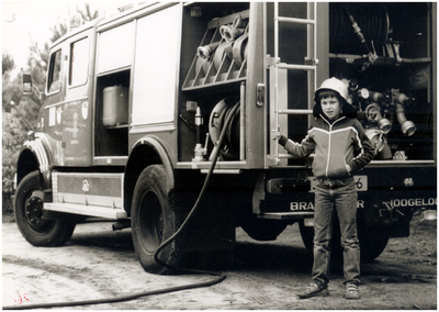 147866 Kindermiddag, verzorgd door de brandweer van Hoogeloon, 29-06-1983