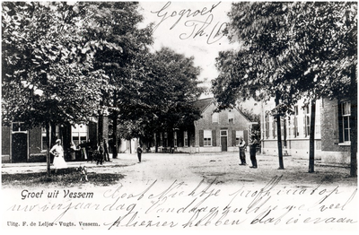 148179 In het midden kruising Jan Smuldersstraat - Servatiusstraat - Wilhelminalaan het cafè Peeters, lid A.N.W.B., ca. 1920