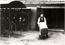 149436 Sigarenfabriek NV. Jasneva . Personeel - diverse werkzaamheden. Eindhovenseweg 19, ca. 1940