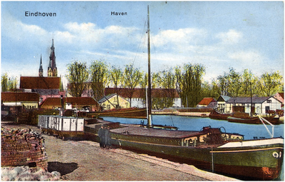 188333 Eindhovens Kanaal met haven en kaden, gezien in de richting van de Paterskerk, 1910 - 1920