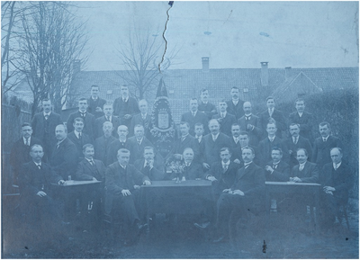 188481 Groepsportret van het Helmondse Muziekkorps, 1910 - 1920