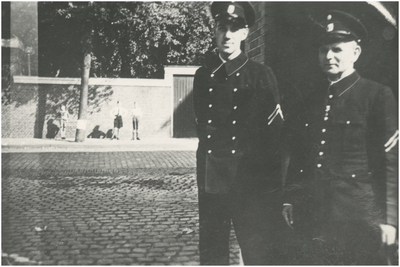 191380 Personeelsleden van de brandweer: J. Nieman en A. van de Nobelen, 1941