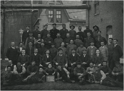 191625 Personeel van Gemeentelijk Gasfabriek, 1910