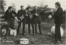 193126 Leden van The Phantoms. 1. Fred Gundlach (drums), 2. Roald van der Horst (slaggitaar), 3.Wally Soute ...