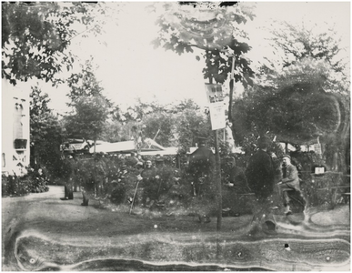 193172 Feestelijkheden in de buitentuin van het Eindhovens Mannenkoor, ca. 1900
