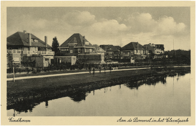 193581 Elzentpark: Jacob Catslaan en Poirterslaan gezien vanaf de Elzentbrug over de Dommel, ca. 1930