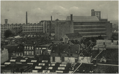 194226 Panorama van het bedrijvencomplex van Philips aan de Emmasingel: met rechts het hoofdkantoor, links de ...