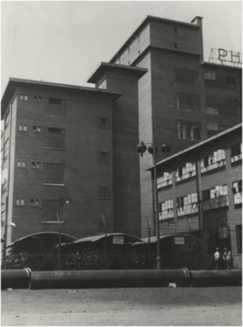 194280 Philitefabriek van Philips, Mathildelaan, ca. 1940