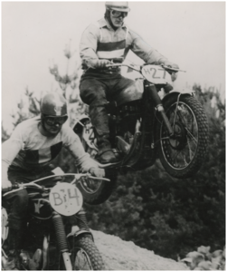 195090 Mathijs, alias Broer Dirkx, bijgenaamd 'de Bulldog' : motorcrosser, coureur met motor H27.D, 1957