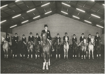 195105 Paardensport: dressuur, 14 ruiters op hun paarden, Eindhovense manege, 1970
