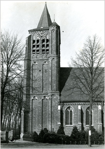 227183 R.K. Genoveva van Parijskerk, Sint Genovevastraat 14, 1940 - 1970