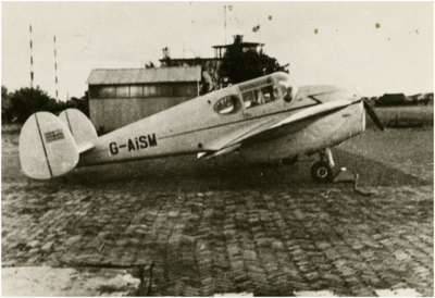 252037 Vliegtuig op vliegveld Welschap, 1940 - 1945