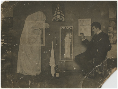 253593 Experimentele foto met de heer August Pellemans, 1890 - 1900