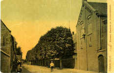255546 Koestraat, rechts Klooster Nazareth met de St. Hubertusschool, 1918