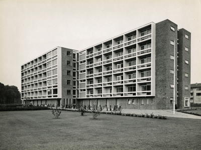 255687 Studenten Hospium De Looyackers , Boutenslaan 10 t/m 32, 1964