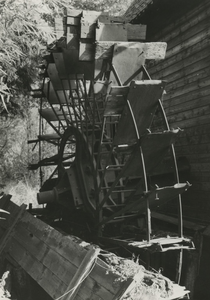 195929 Verval aan het waterrad, 09-1962