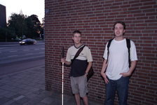 13516 Twee broers op een zomerse avond vlak bij het Stratumseind, 2003