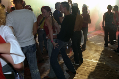 13658 Bezoekers van het Smile Gay Dance Festival op het Lichtplein, 2003