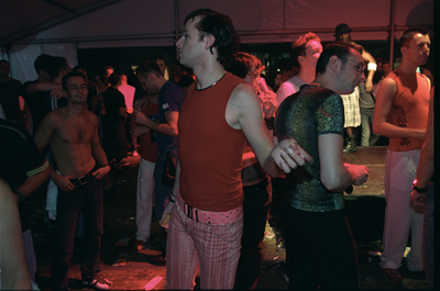 13661 Bezoekers van het Smile Gay Dance Festival op het Lichtplein, 2003